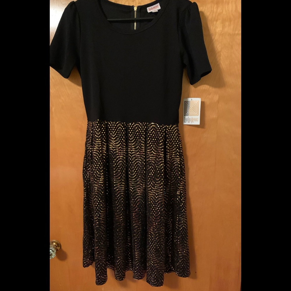 Lularoe Elegant Amelia Black/Gold.  Size M.